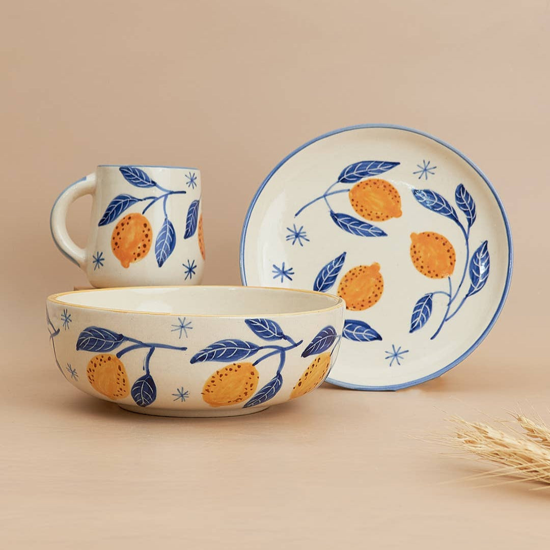 ceramics dishes painted with lemons 